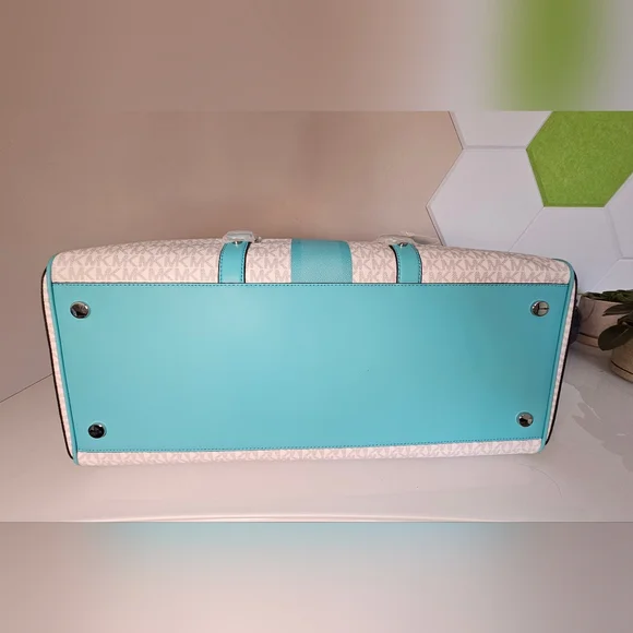 Authentic Michael Kors Weekender Ocean Blue. - Picture 11 of 12